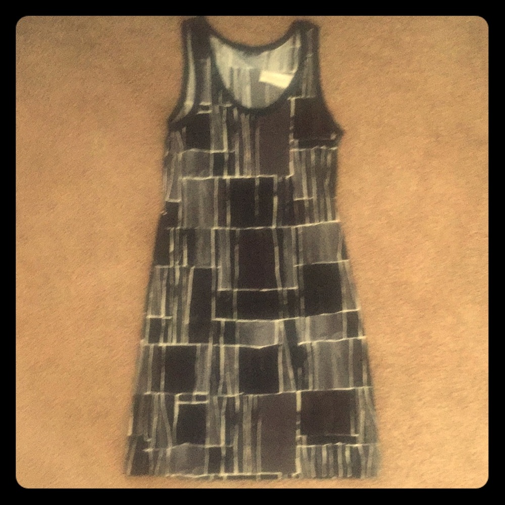 Banana Republic dress in large black,white,gray